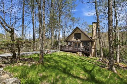 Welcome to Dogwood Retreat—your A-frame escape in the Beech Mountain woods