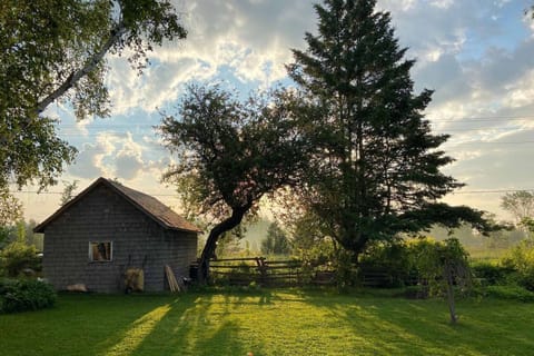 Welcome to Talu Farmhouse in the gorgeous sunrise