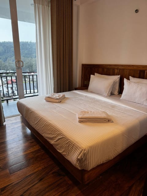 Deluxe Double Room, Balcony, City View | Free WiFi
