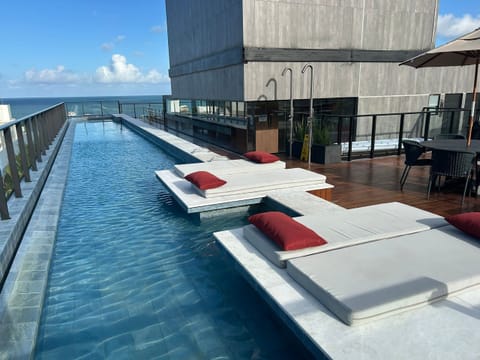 Superior Studio Suite, 1 Queen Bed with Sofa bed, Non Smoking, Pets Allowed | Pool | Outdoor pool