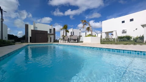 Cana Life Luxury | Tropical Haven Villa Pool