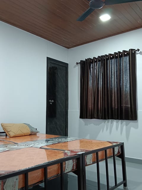 Basic Double Room, Balcony, Valley View | Interior