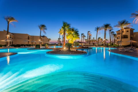 Indoor pool, 8 outdoor pools, pool umbrellas, sun loungers