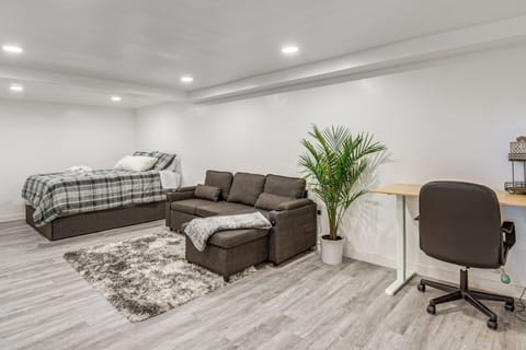 Clinton Vacation Rental | Studio | 1BA | 950 Sq Ft