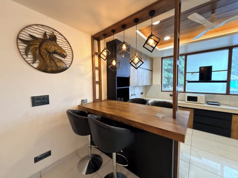 Luxury Apartment, Hill View | Interior