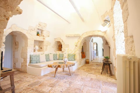 House (4 Bedrooms) | Living area | 32-inch Smart TV with cable channels
