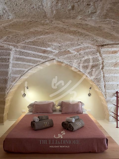 House (2 Bedrooms) | 2 bedrooms, iron/ironing board, cribs/infant beds, bed sheets