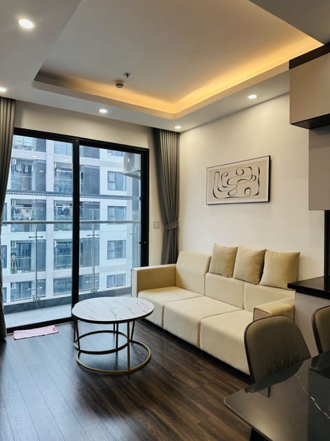 Luxury Apartment, Balcony, City View | Living area