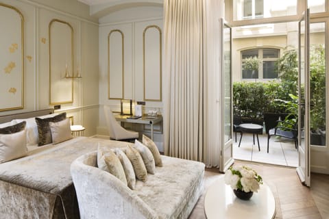Executive Double Room, Ground Floor | Premium bedding, pillowtop beds, minibar, in-room safe