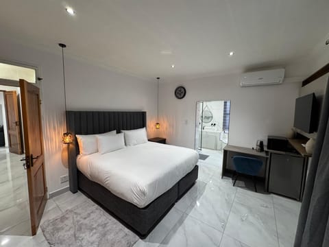 Studio Suite | Free WiFi, bed sheets