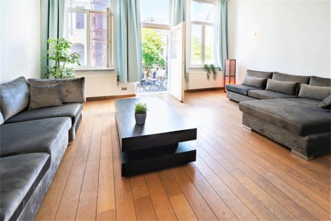 Apartment | Living room