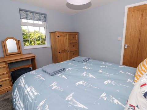 Cottage | 2 bedrooms, WiFi (free), individually decorated, individually furnished