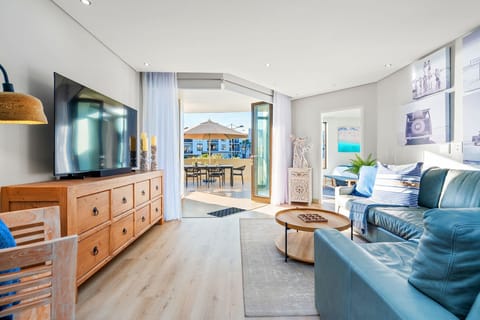 Apartment (2 Bedrooms) | Front of property