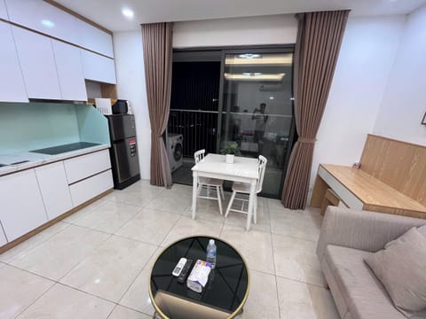 Deluxe Apartment, Balcony, City View | Interior