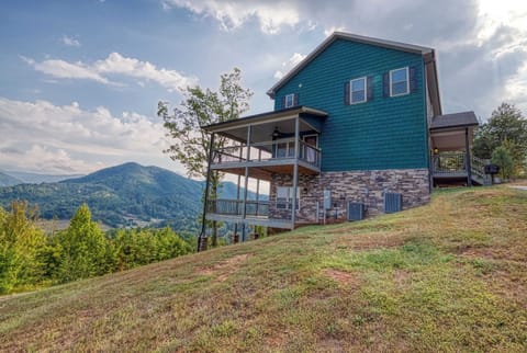 An elevated Smoky Mountain retreat designed for privacy, comfort, and unforgettable views