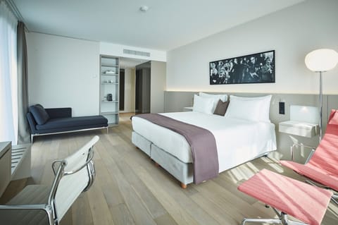 Room, 1 Double Bed (Spacious and Bright) | In-room safe, desk, laptop workspace, soundproofing