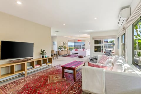 Spacious and comfortable lounge with heat ump/aircon