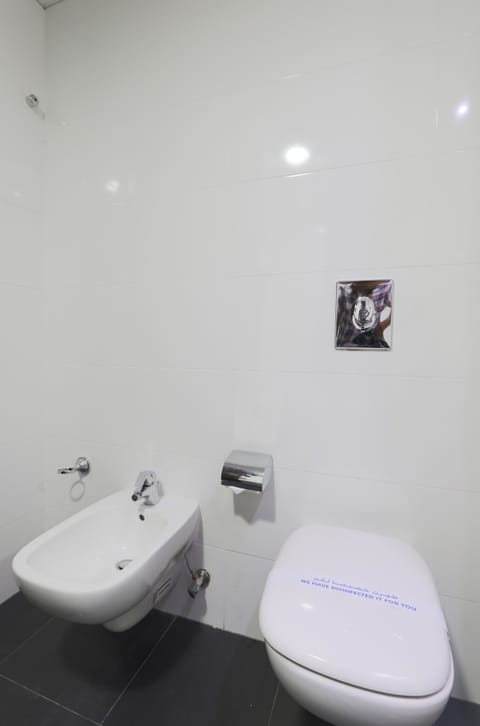 Standard Double Room | Bathroom | Shower, free toiletries, hair dryer, bathrobes