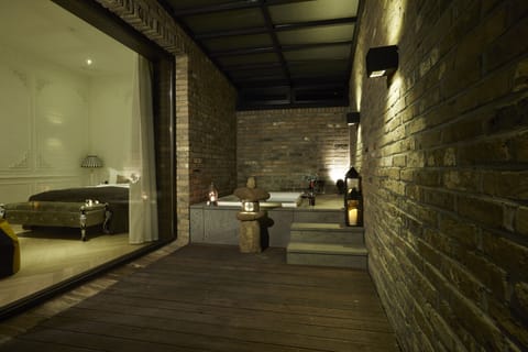 Suite, Hot Tub (C) | Terrace/patio
