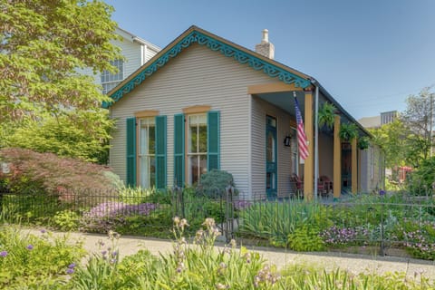 Madison Vacation Rental | 2BR | 2BA | 1,200 Sq Ft | 1 Small Step for Access