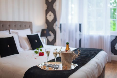 Premium Suite, 1 Bedroom, Executive Level | Champagne service