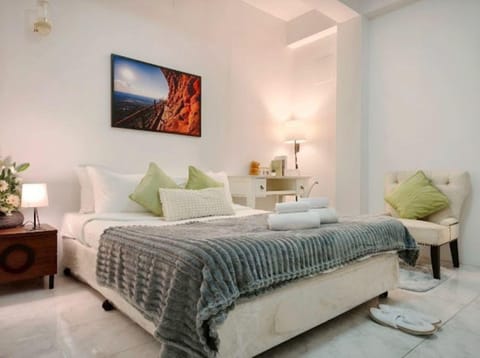 Standard Room | Desk, rollaway beds, free WiFi, bed sheets