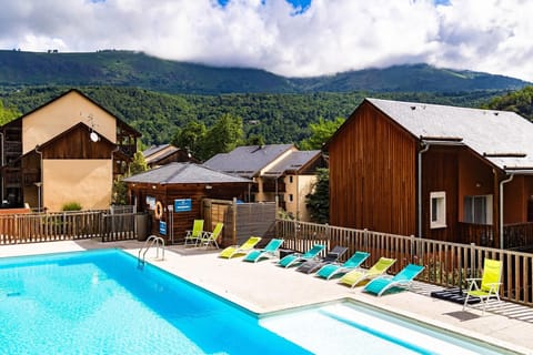 Holiday Home Swimming Pool