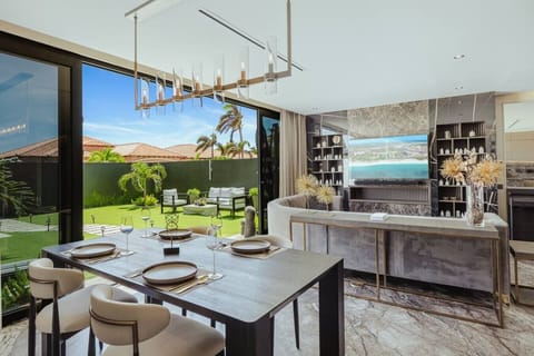 Dining room opening to garden lounge