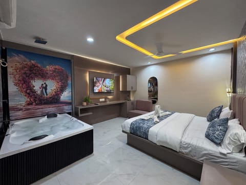 Open Jacuzzi Suite | Exterior
