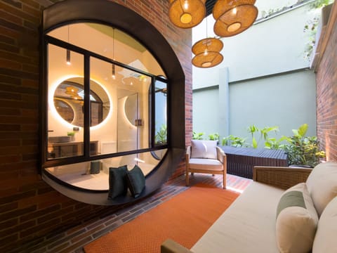 Luxury Room | Premium bedding, down comforters, pillowtop beds, minibar