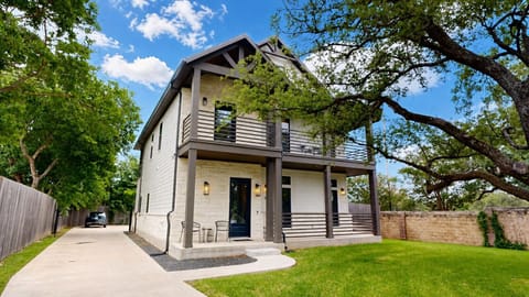 Front yard and driveway parking