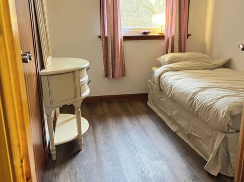 4 bedrooms, WiFi (free), individually decorated, individually furnished