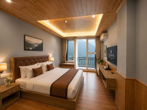 Luxury Double Room, Balcony | Desk, laptop workspace, blackout drapes, iron/ironing board
