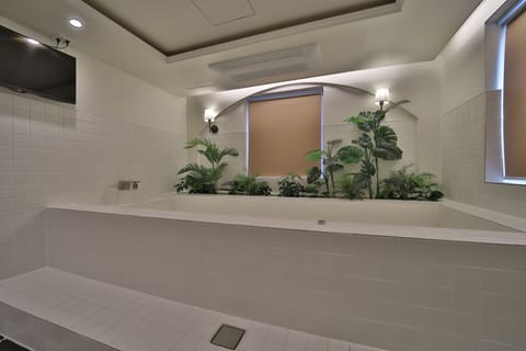 Deluxe Twin Morocco - Jacuzzi | Bathroom | Separate tub and shower, deep soaking tub, free toiletries, hair dryer
