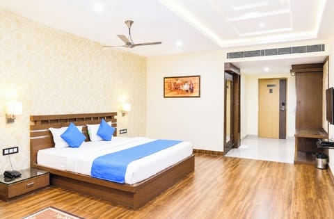 Hypo-allergenic bedding, desk, soundproofing, free WiFi