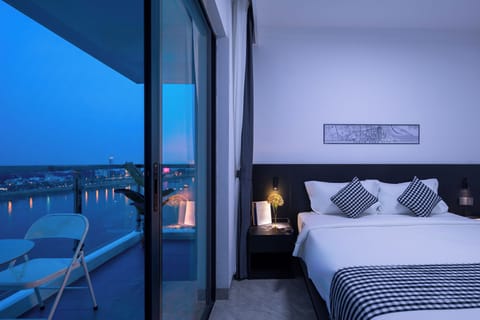 Deluxe Double Room, Balcony, River View | Desk, free WiFi