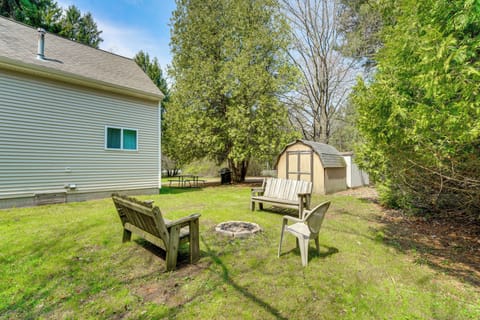 Fort Gratiot Township Vacation Rental | 2BR | 1BA | 800 Sq Ft