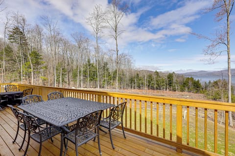 Bristol Vacation Rental | 3BR + Loft | 3BA | 2,500 Sq Ft