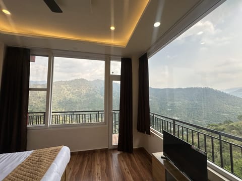 Luxury Room, Mountain View | Free WiFi, bed sheets