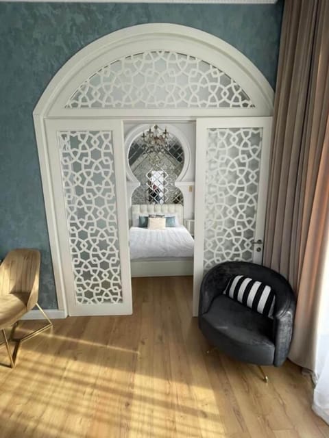 Suite, Balcony, City View | Soundproofing, iron/ironing board, free WiFi