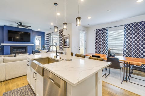 House (4 Bedrooms) | Interior