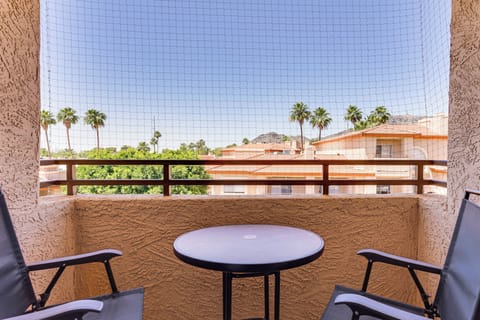 Apartment (2 Bedrooms) | Front of property