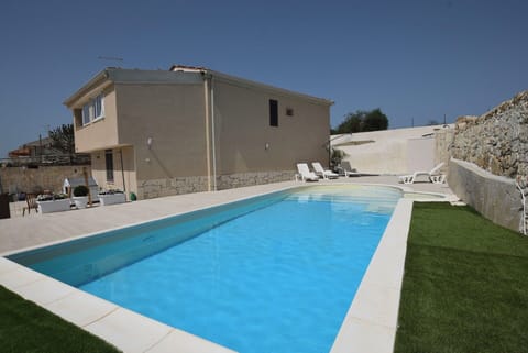 Autumn, Balcony / Terrace / Patio, Garden, Outdoor, Pool, Spring, Summer