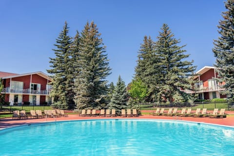 Seasonal Pool. Open from May to September.