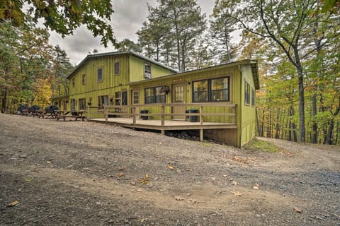 Huntingdon Vacation Rental | 5BR | 3BA | 1,750 Sq Ft | 1 Step for Entry