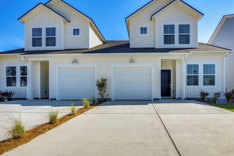 Ocean Isle Beach Vacation Rental | 6BR | 6BA | 2,874 Sq Ft | 1 Step to Enter