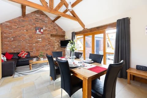 Blackberry Barn Kitchen - StayCotswold
