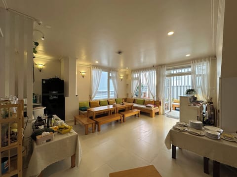 Family Double Room, 2 Queen Beds, Housekeeping, City View | Living area
