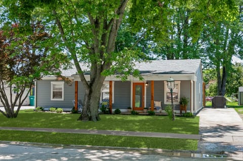 Welcome to Brownsburg Bungalow, a quaint single story 3 bedroom, 2 bath home designed for comfort, convenience, and relaxing Indy area getaways.
