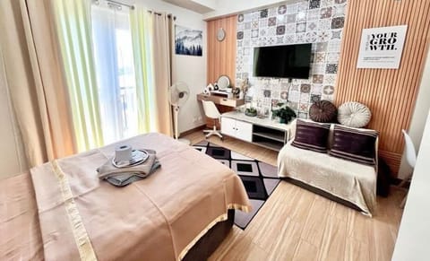 Living/Sleeping Area
